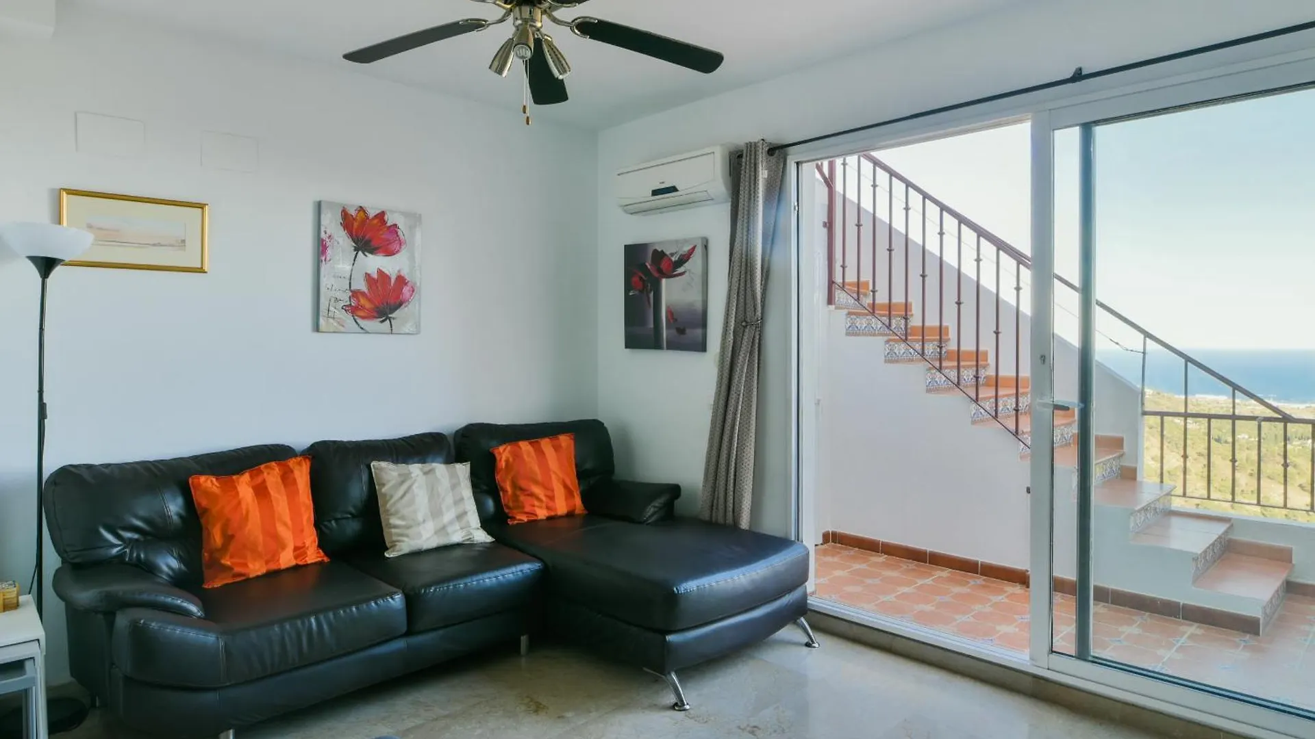 Mijas Pueblo, 3 Terraces & Pool With Sea View Apartment