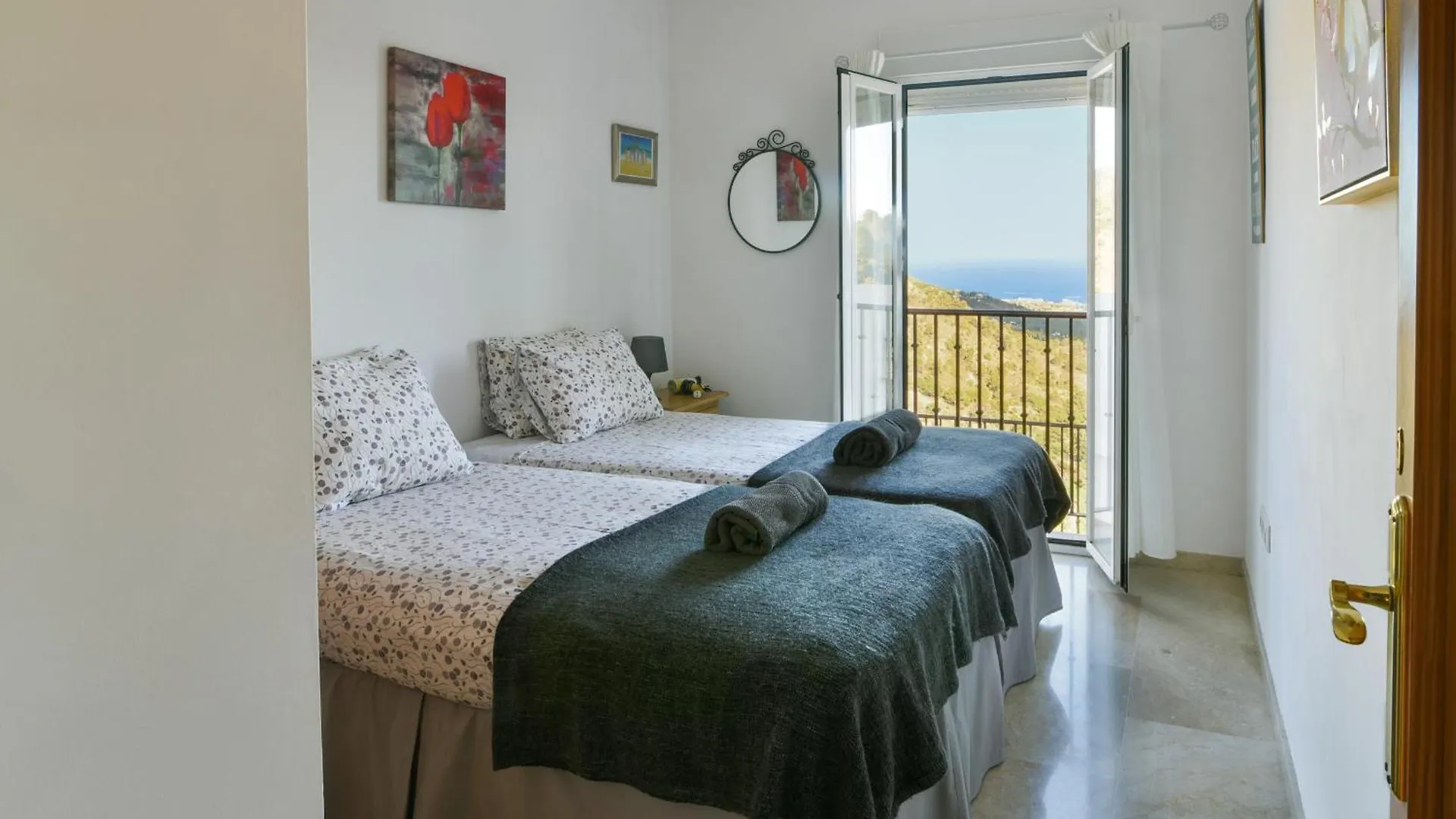 Mijas Pueblo, 3 Terraces & Pool With Sea View Apartment